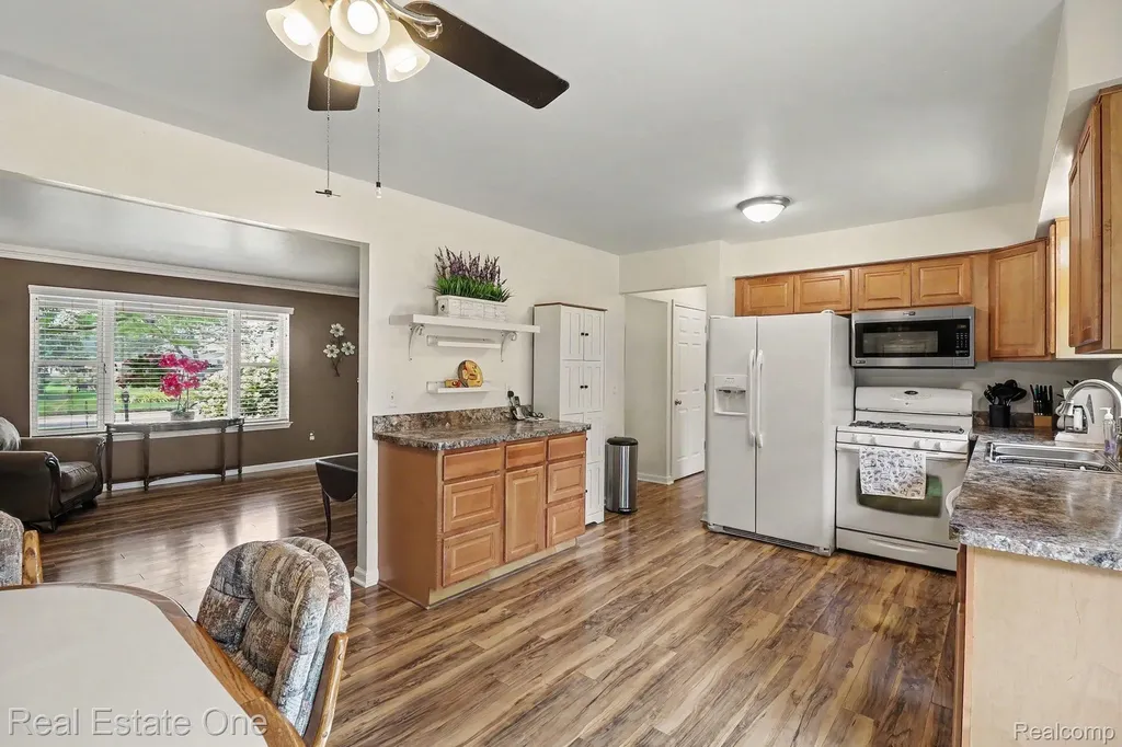 6570 Edgewood Road Canton Charter Township MI 48187