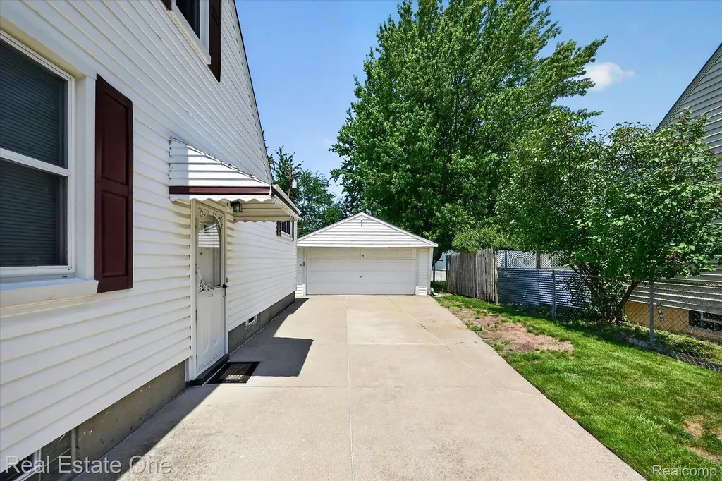 28662 Sheridan Street Garden City City MI 48135