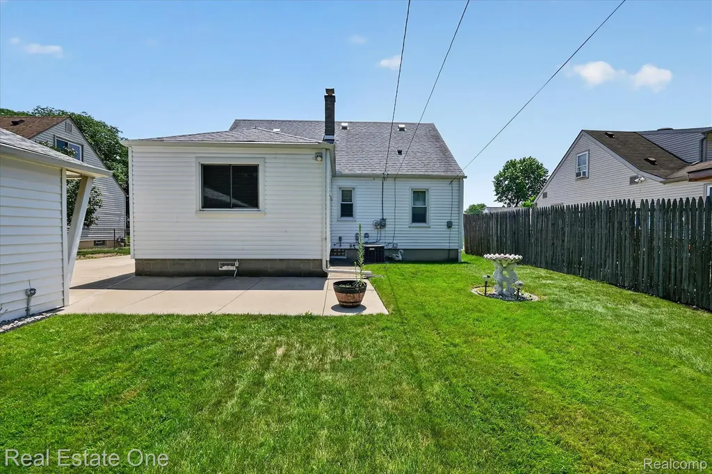 28662 Sheridan Street Garden City City MI 48135