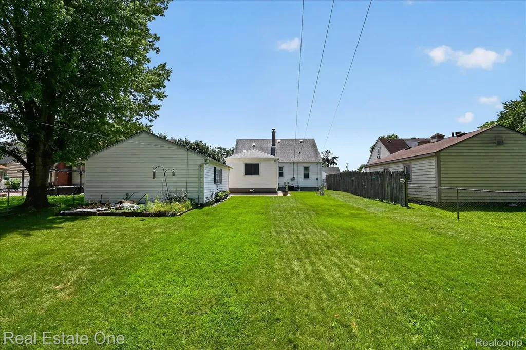 28662 Sheridan Street Garden City City MI 48135