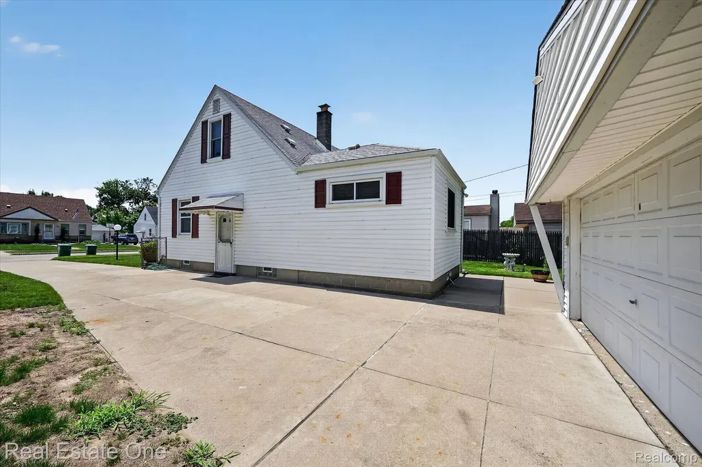 28662 Sheridan Street Garden City City MI 48135