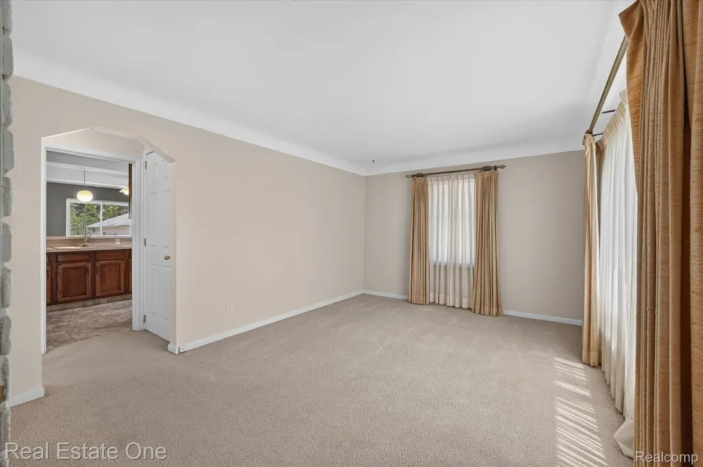 28662 Sheridan Street Garden City City MI 48135