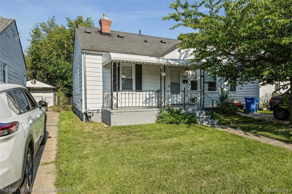 21178 Dexter Boulevard Warren City MI 48089