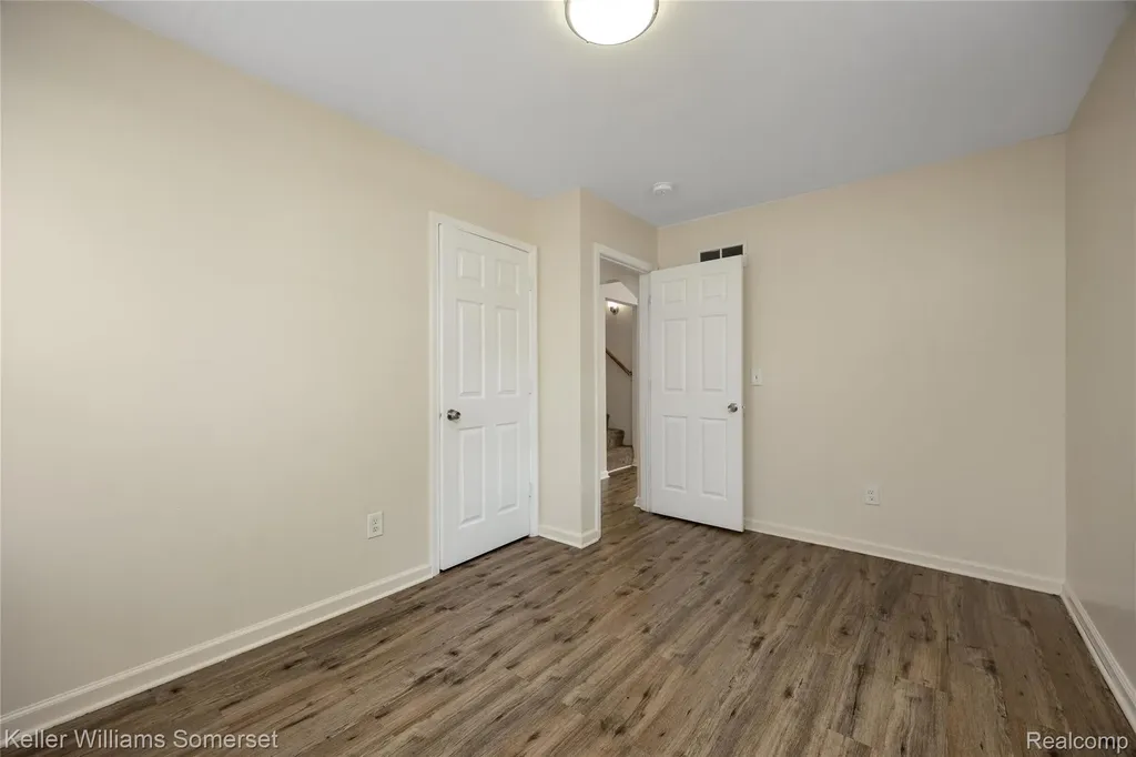 21178 Dexter Boulevard Warren City MI 48089