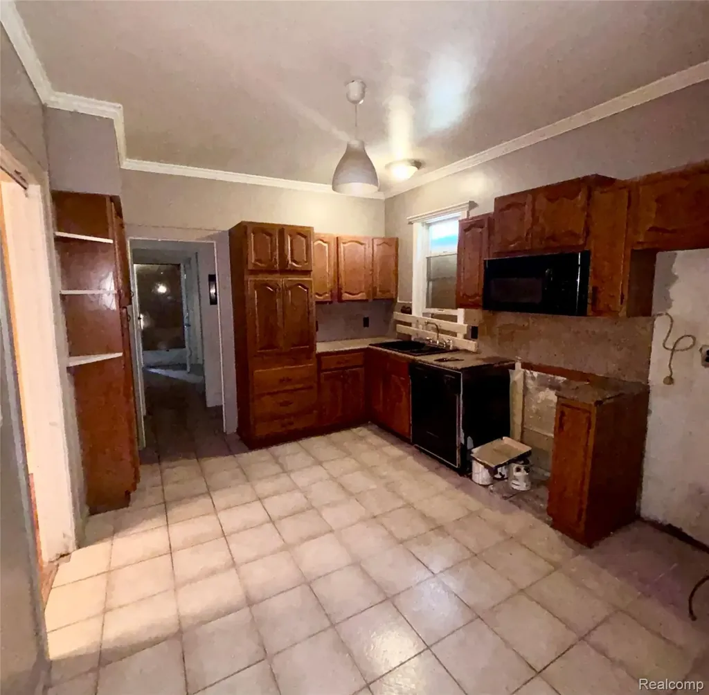 14150 Strathmoor Street Detroit City MI 48227