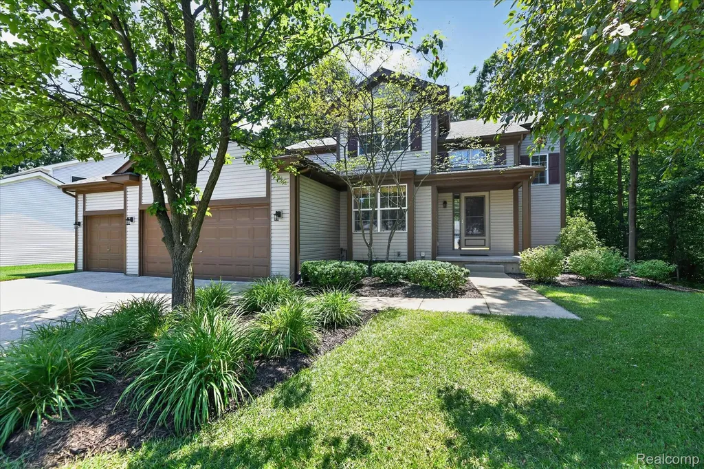 2445 Lorraina Lane Hartland Township MI 48353