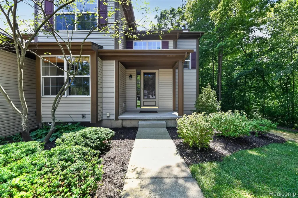 2445 Lorraina Lane Hartland Township MI 48353