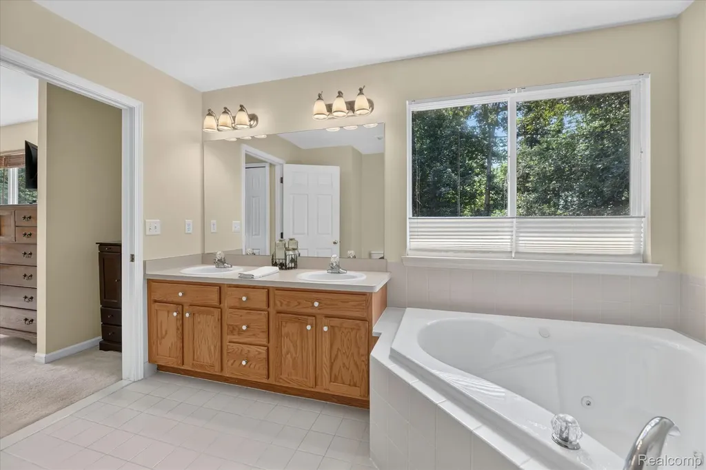 2445 Lorraina Lane Hartland Township MI 48353