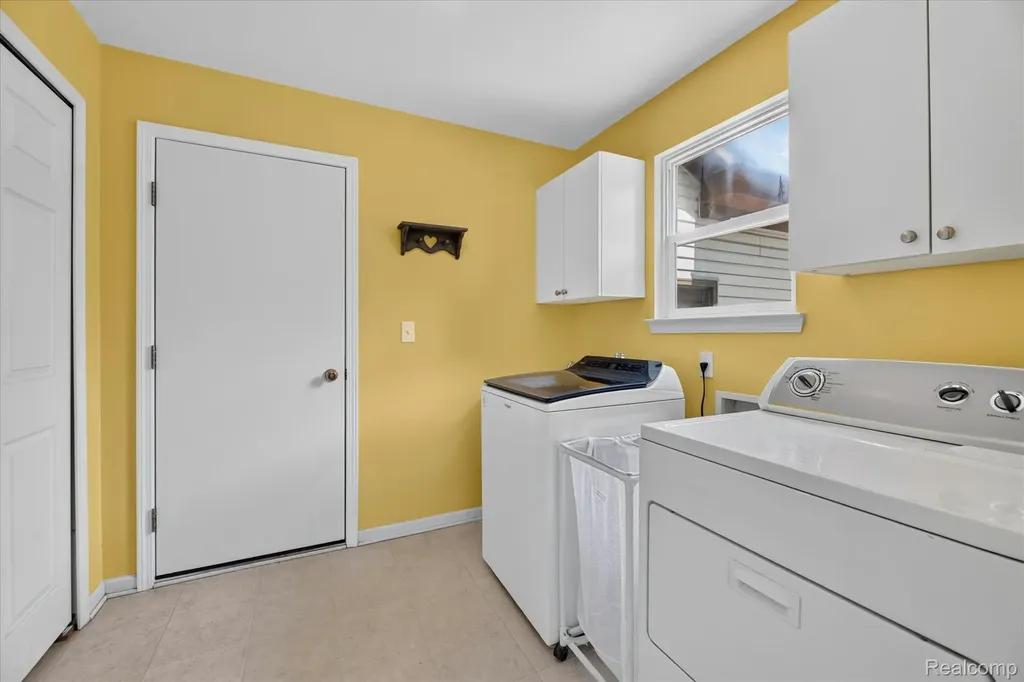 2445 Lorraina Lane Hartland Township MI 48353