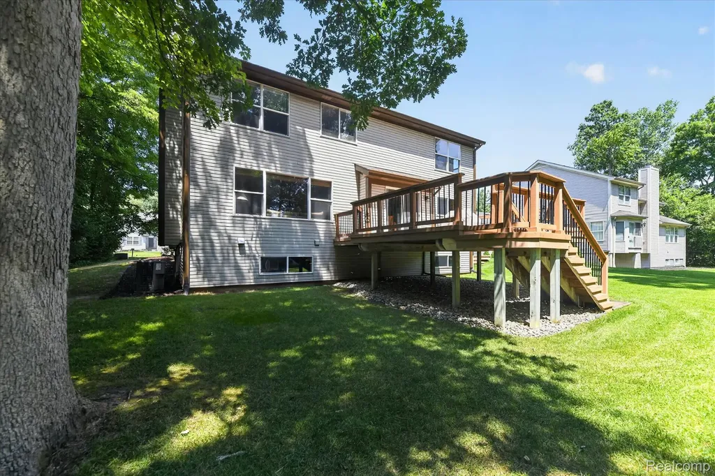2445 Lorraina Lane Hartland Township MI 48353