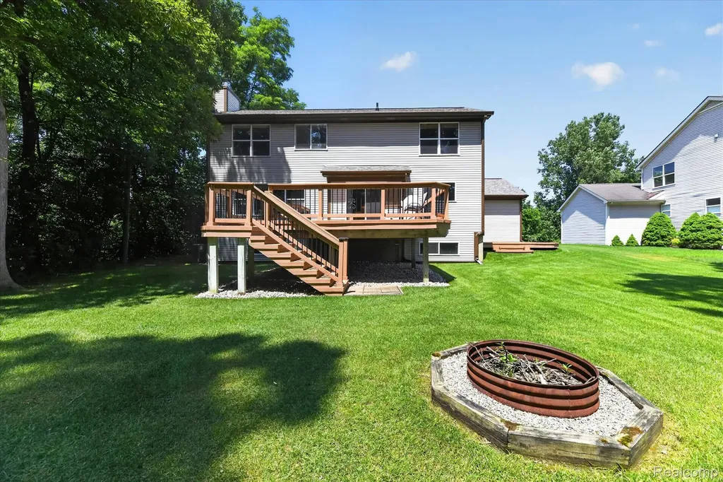 2445 Lorraina Lane Hartland Township MI 48353