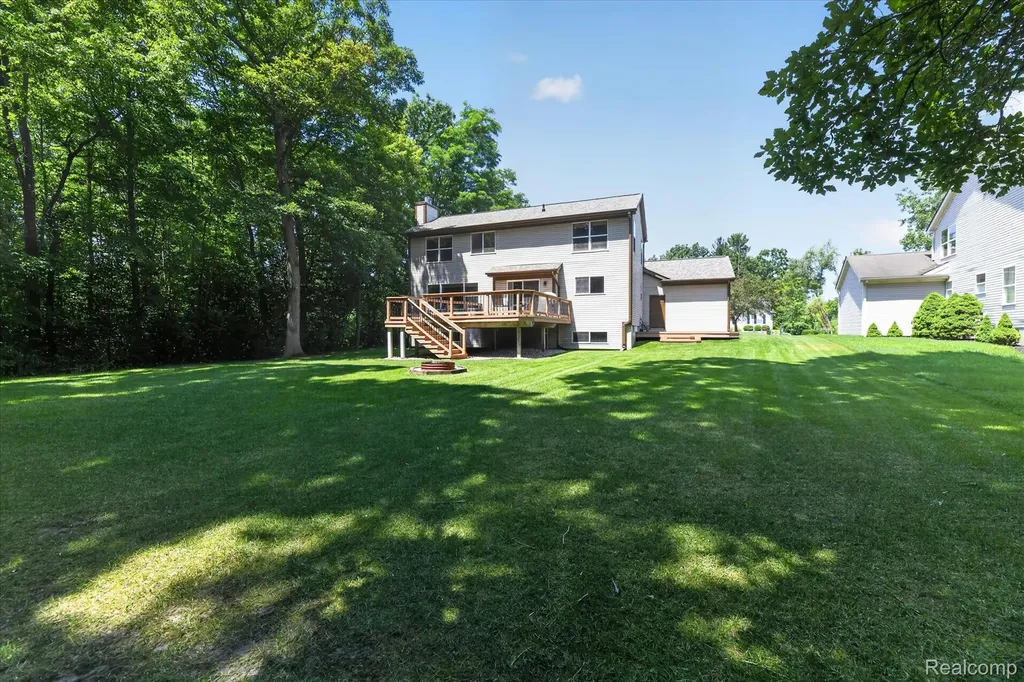 2445 Lorraina Lane Hartland Township MI 48353