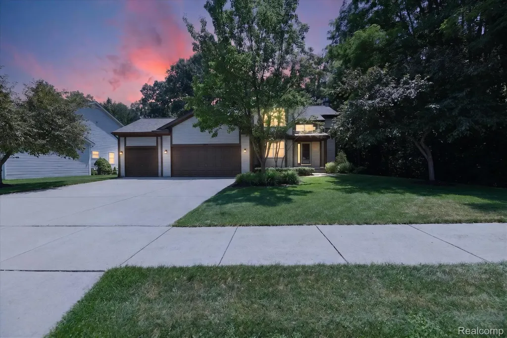 2445 Lorraina Lane Hartland Township MI 48353