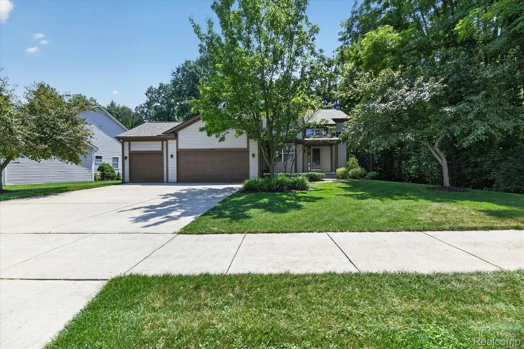 2445 Lorraina Lane Hartland Township MI 48353