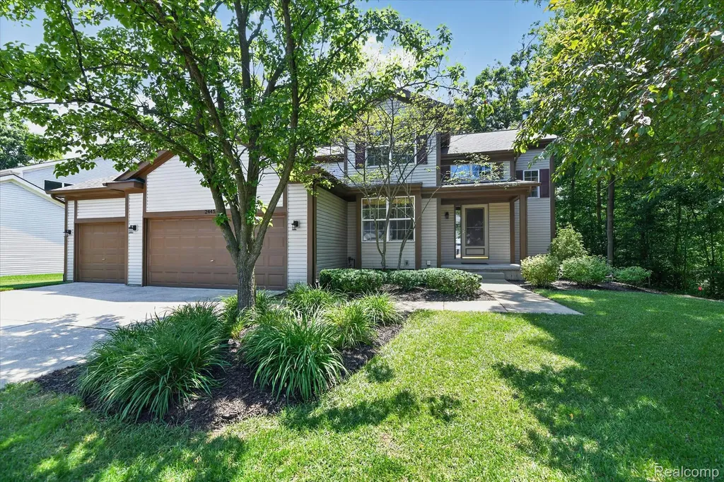 2445 Lorraina Lane Hartland Township MI 48353
