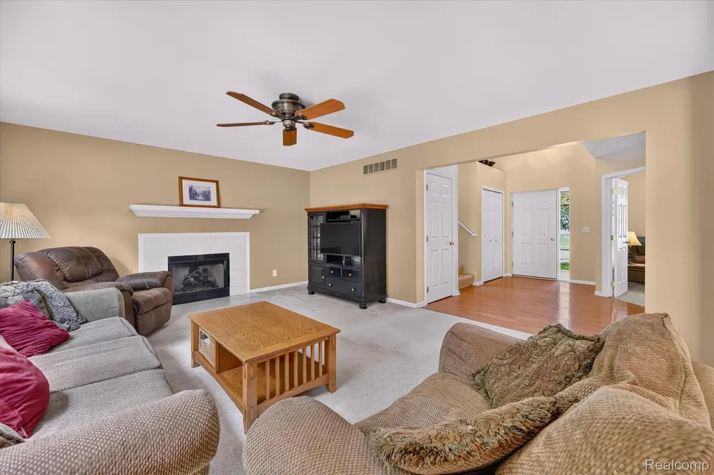 2445 Lorraina Lane Hartland Township MI 48353