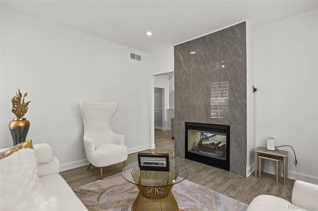 10 Bradford Court Dearborn City MI 48126