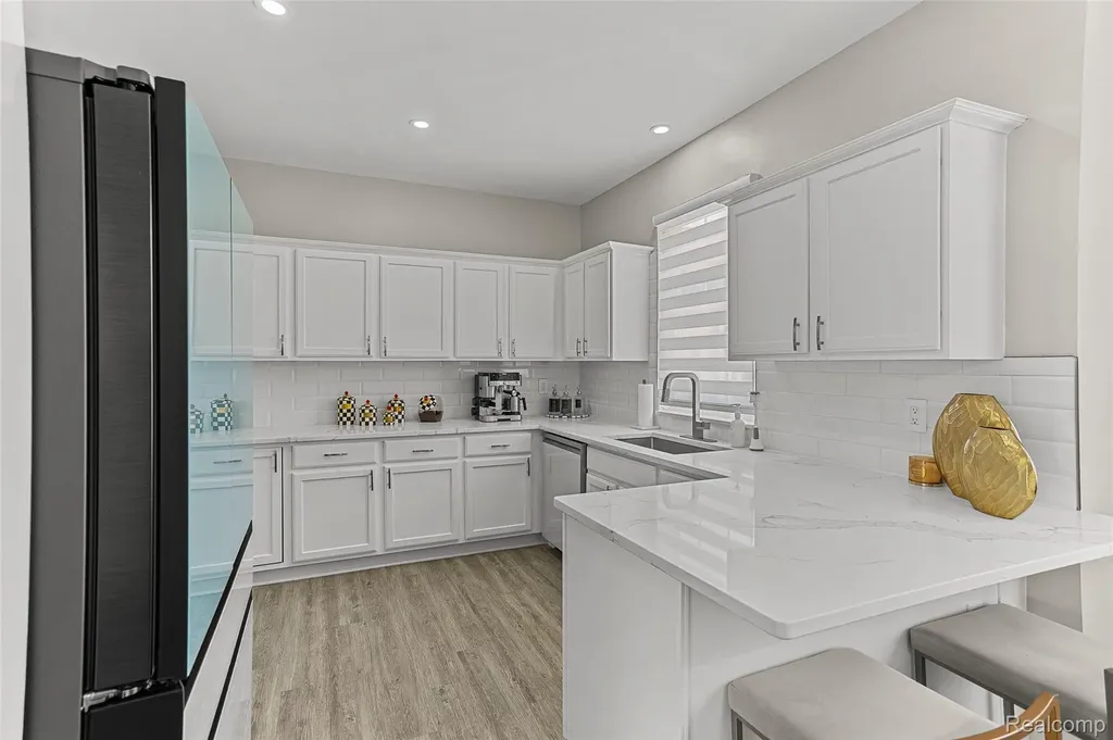 10 Bradford Court Dearborn City MI 48126