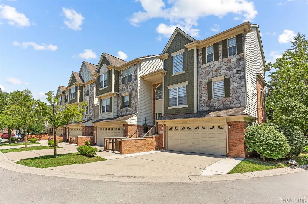 10 Bradford Court Dearborn City MI 48126