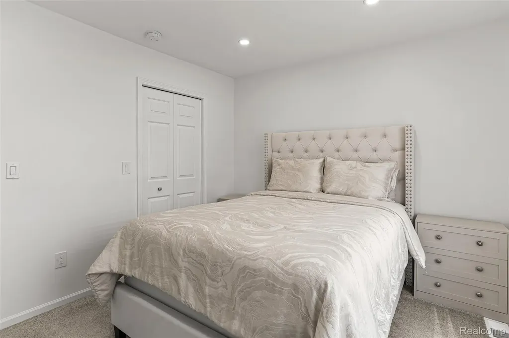 10 Bradford Court Dearborn City MI 48126
