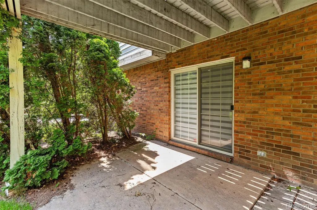 10 Bradford Court Dearborn City MI 48126