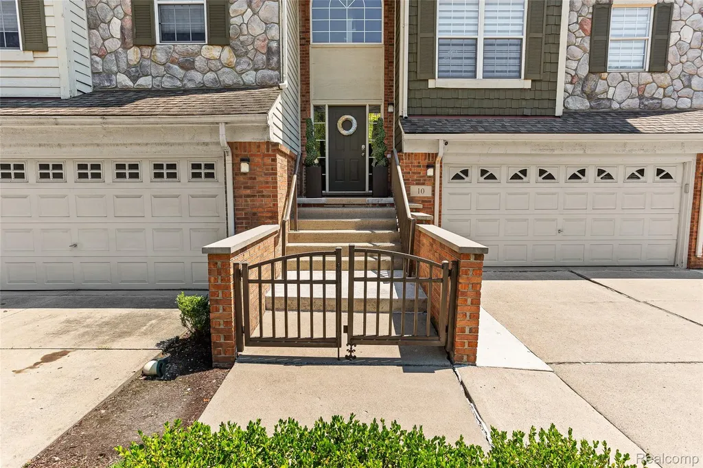 10 Bradford Court Dearborn City MI 48126