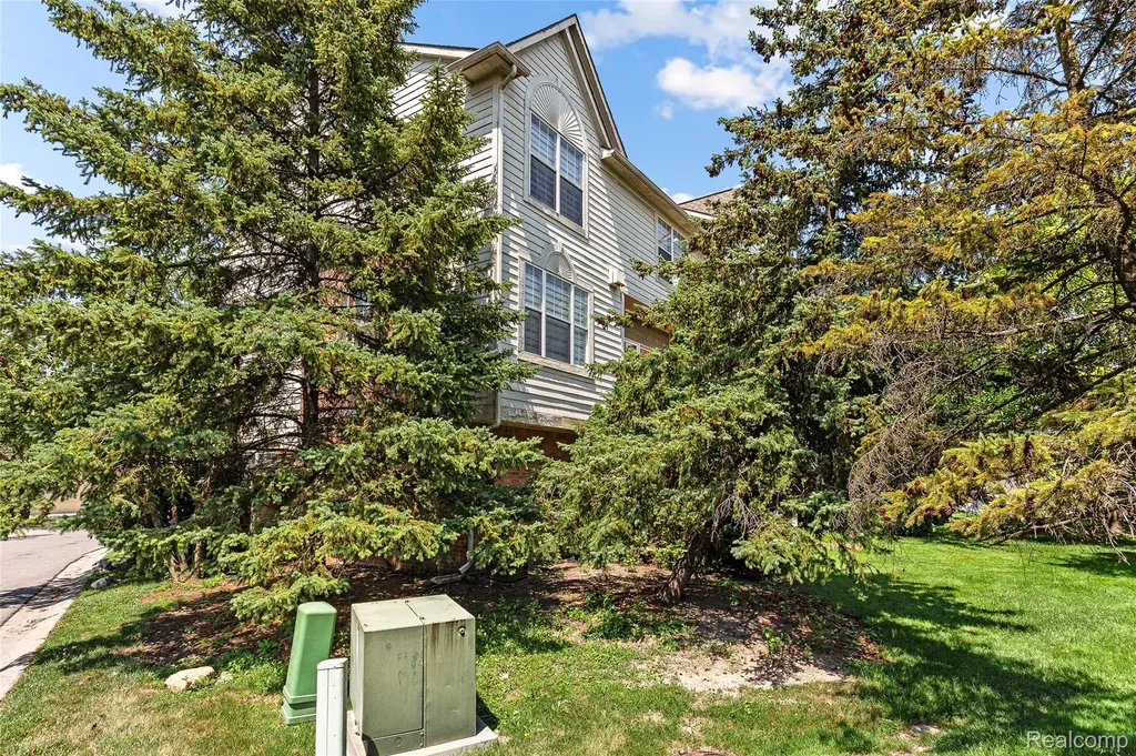 10 Bradford Court Dearborn City MI 48126