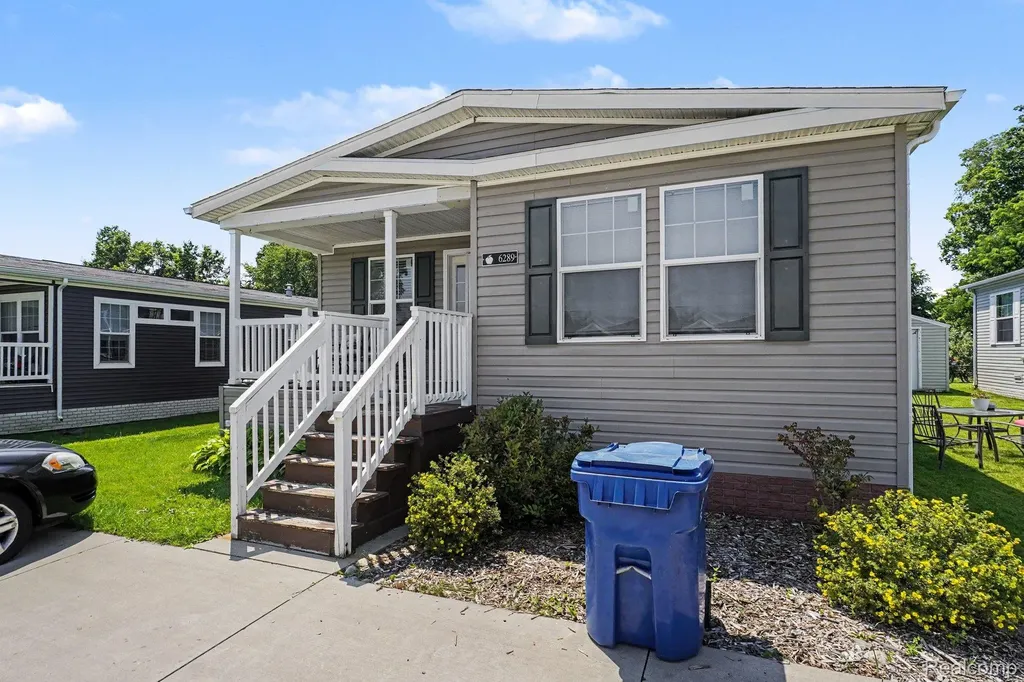 6289 Sleeping Beauty Genesee Charter Township MI 48430