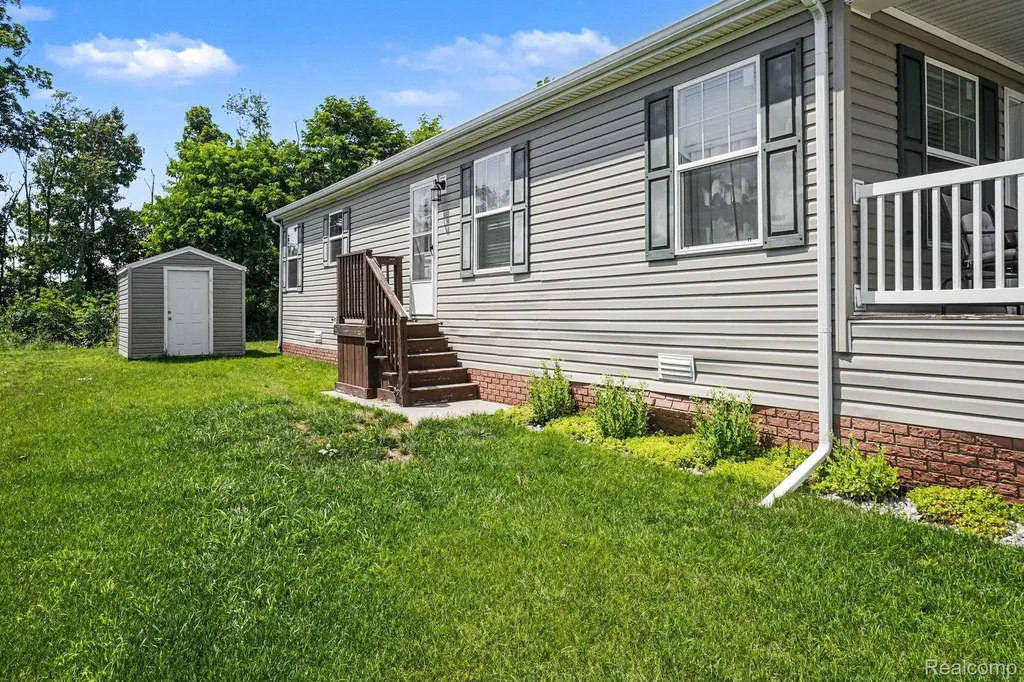6289 Sleeping Beauty Genesee Charter Township MI 48430