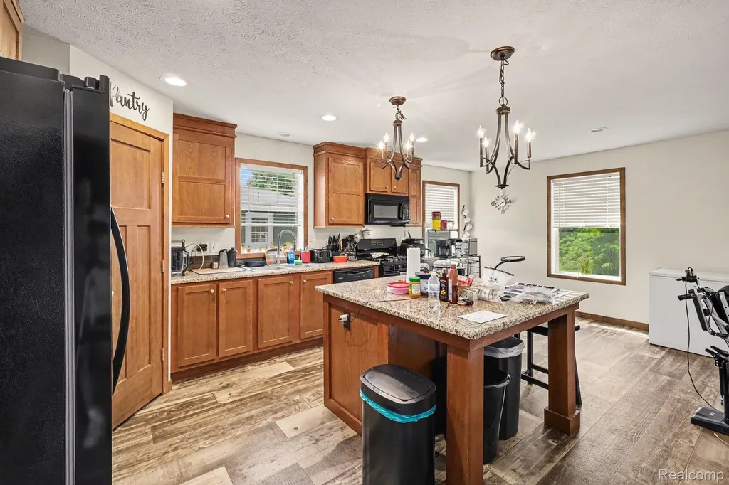 6289 Sleeping Beauty Genesee Charter Township MI 48430
