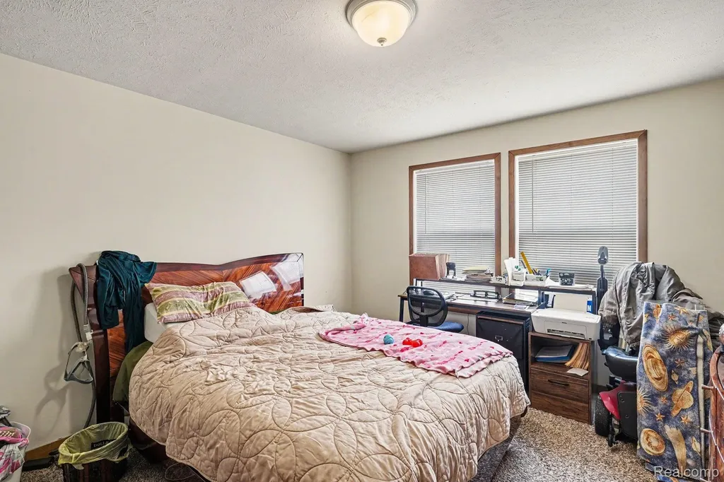 6289 Sleeping Beauty Genesee Charter Township MI 48430