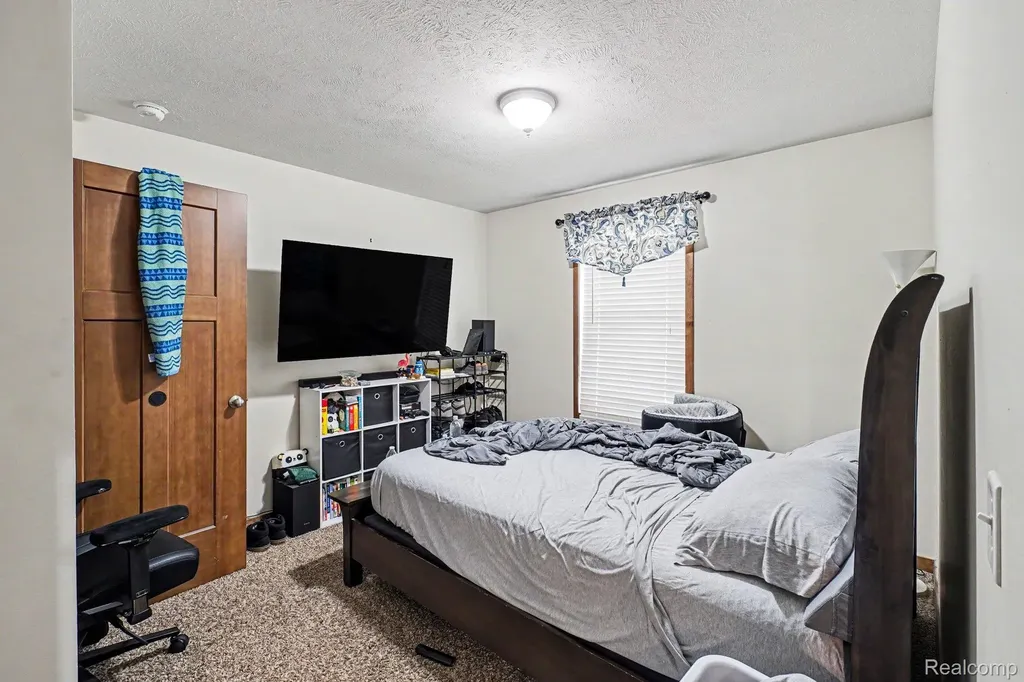 6289 Sleeping Beauty Genesee Charter Township MI 48430