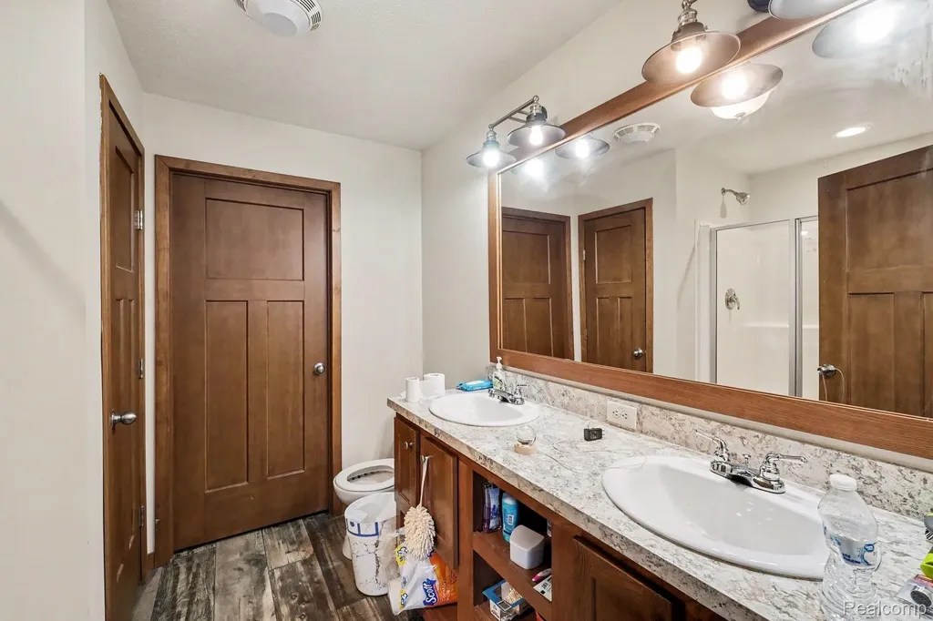 6289 Sleeping Beauty Genesee Charter Township MI 48430