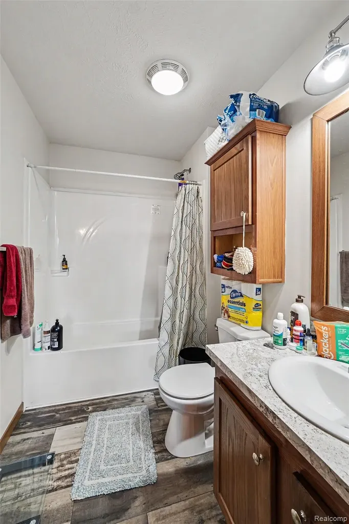 6289 Sleeping Beauty Genesee Charter Township MI 48430