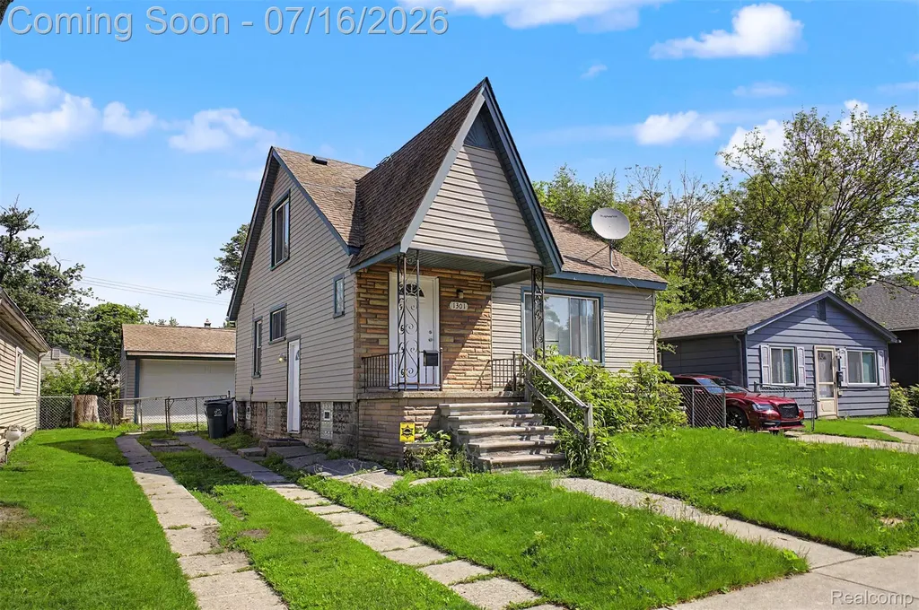 1301 E Muir Avenue Hazel Park City MI 48030