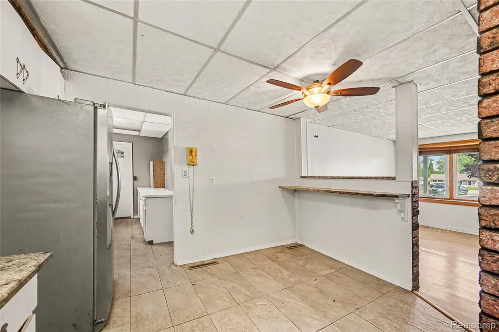 29655 Winter Court Garden City City MI 48135