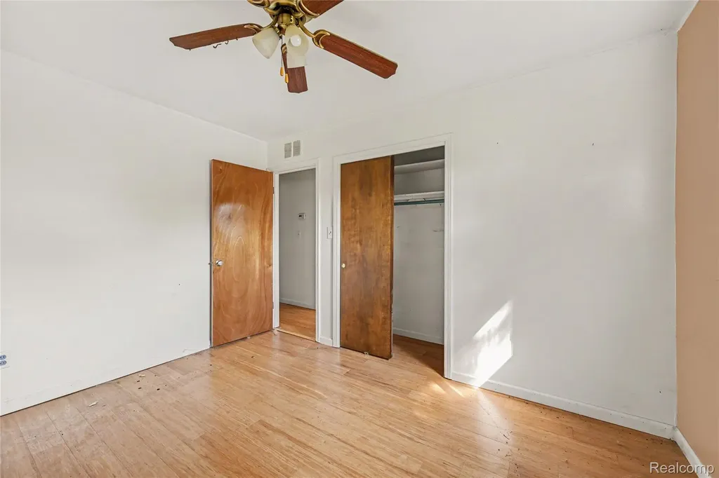 29655 Winter Court Garden City City MI 48135