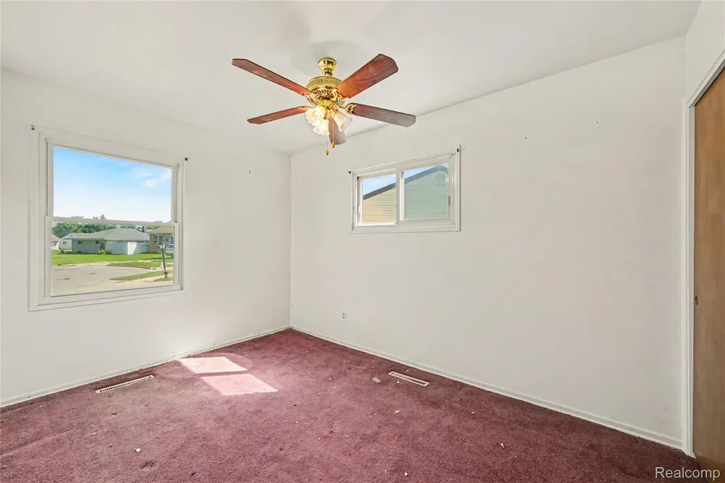 29655 Winter Court Garden City City MI 48135