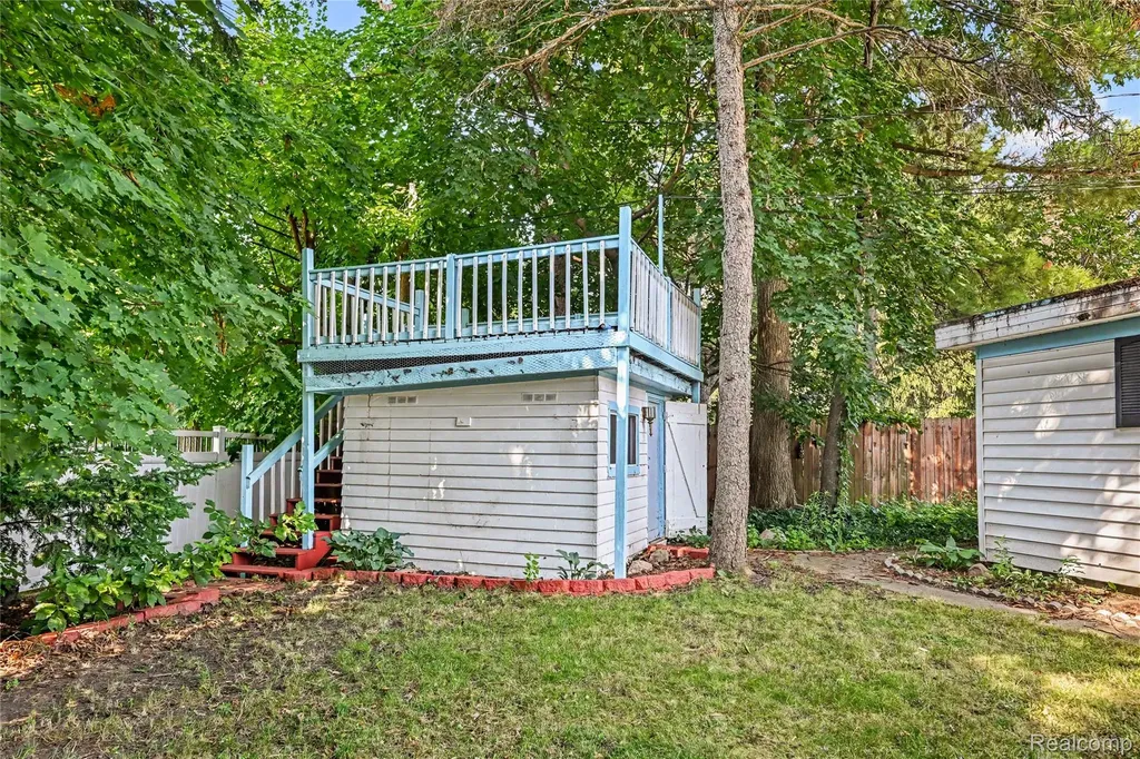 29655 Winter Court Garden City City MI 48135