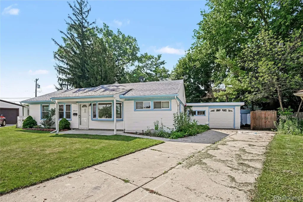 29655 Winter Court Garden City City MI 48135