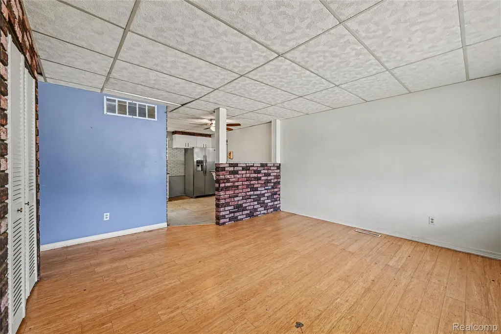 29655 Winter Court Garden City City MI 48135