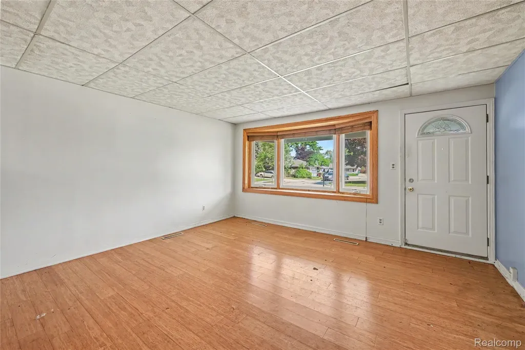 29655 Winter Court Garden City City MI 48135