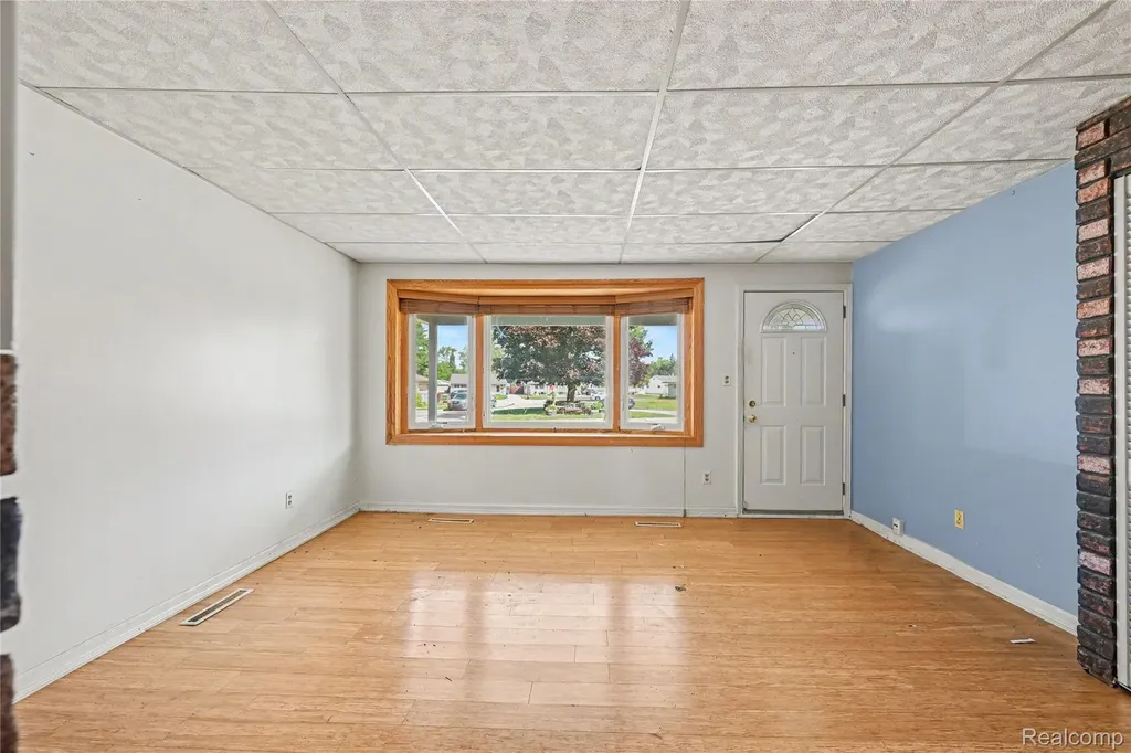 29655 Winter Court Garden City City MI 48135