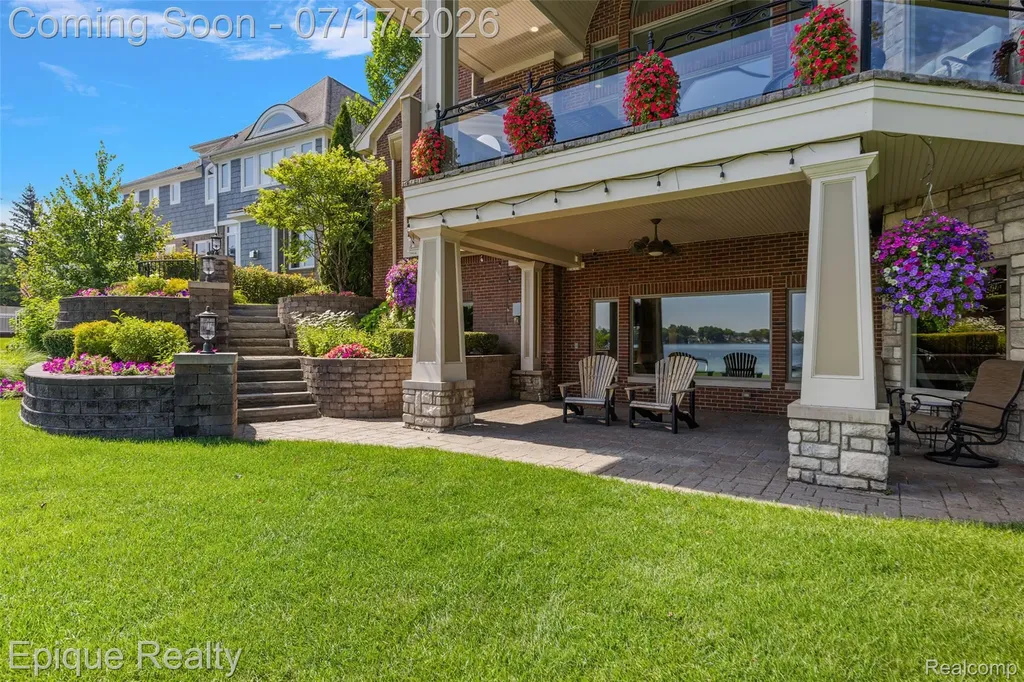 565 Shady Oaks Street Orion Charter Township MI 48362