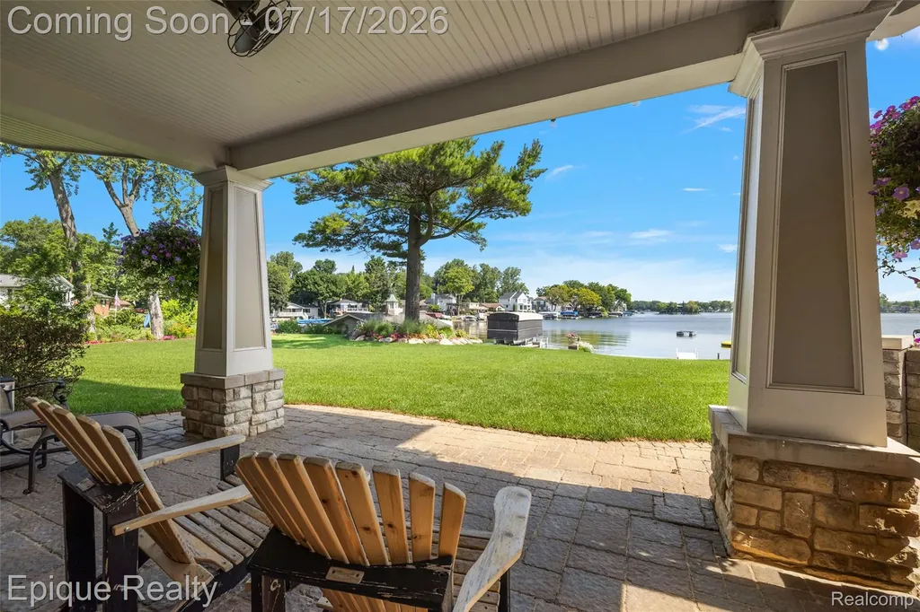 565 Shady Oaks Street Orion Charter Township MI 48362