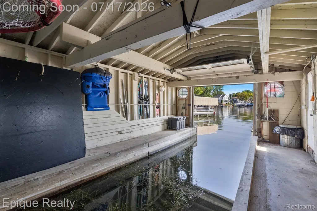 565 Shady Oaks Street Orion Charter Township MI 48362