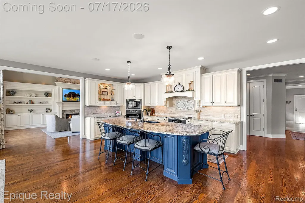 565 Shady Oaks Street Orion Charter Township MI 48362