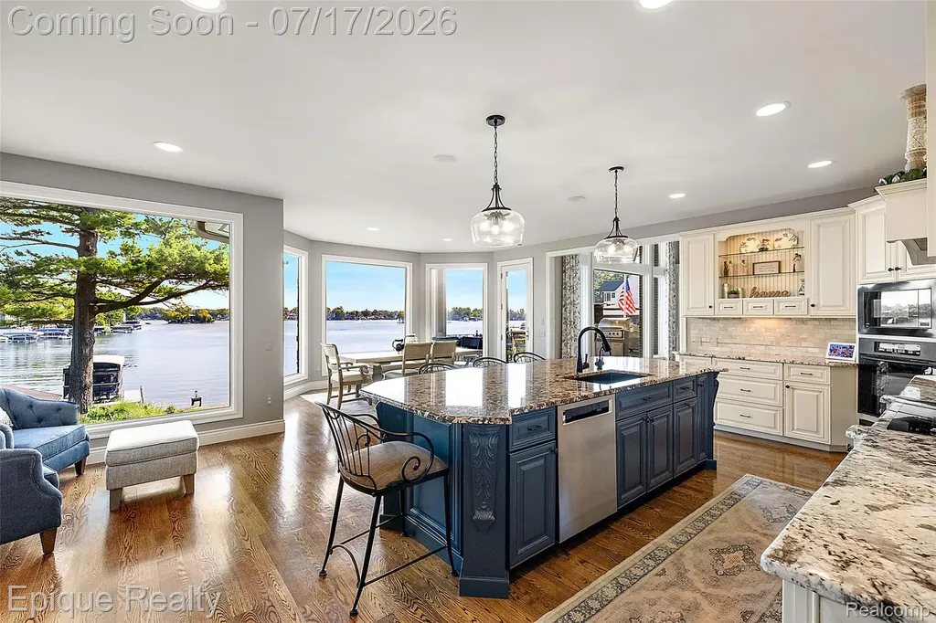 565 Shady Oaks Street Orion Charter Township MI 48362