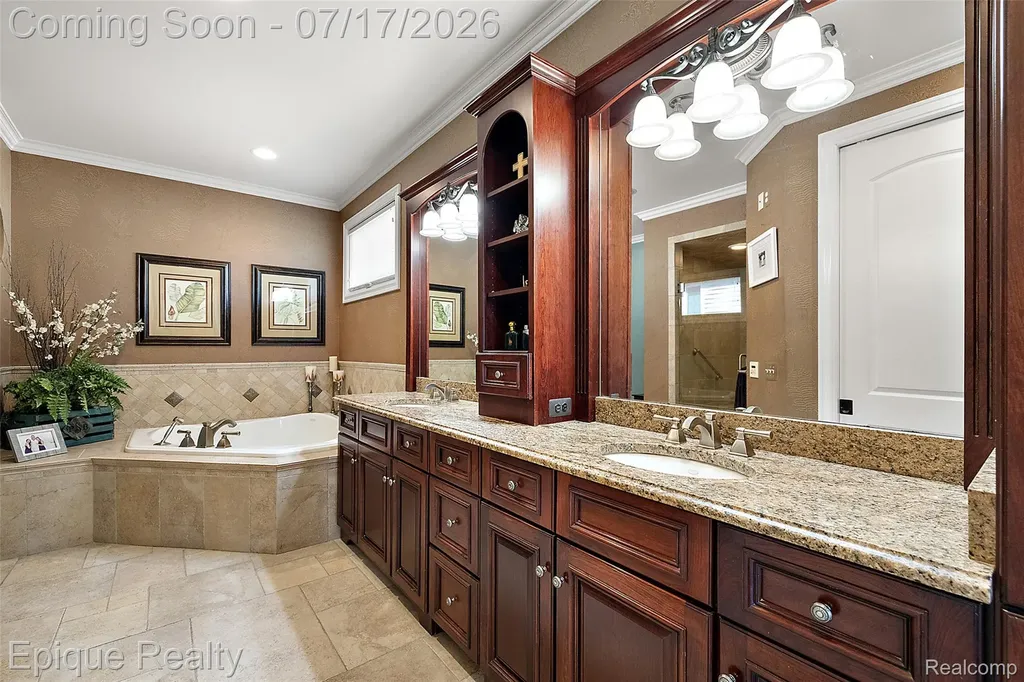 565 Shady Oaks Street Orion Charter Township MI 48362