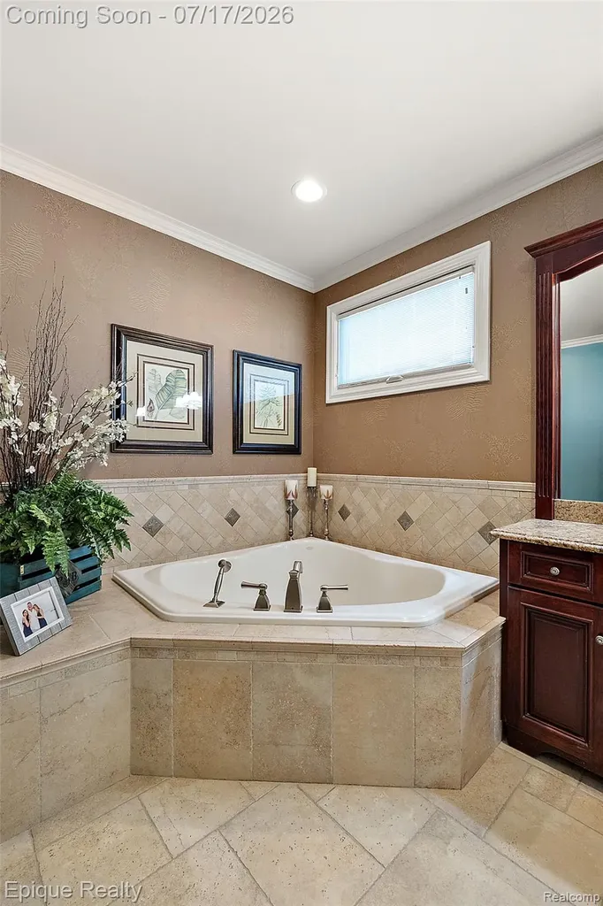 565 Shady Oaks Street Orion Charter Township MI 48362